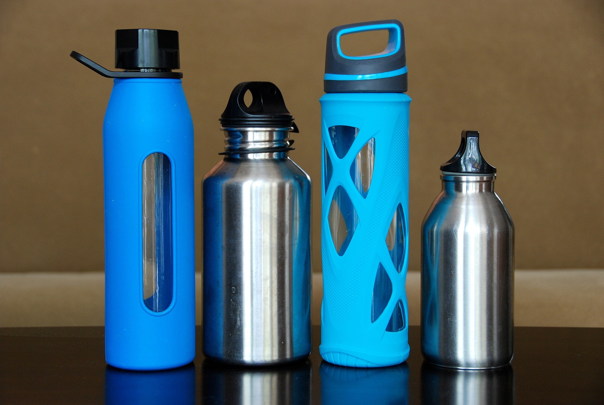 Botellas de metal: una opción duradera y versátil